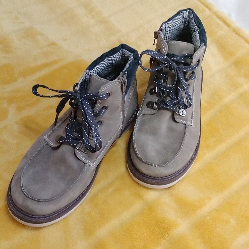 Cat & Jack Kits shoes bots